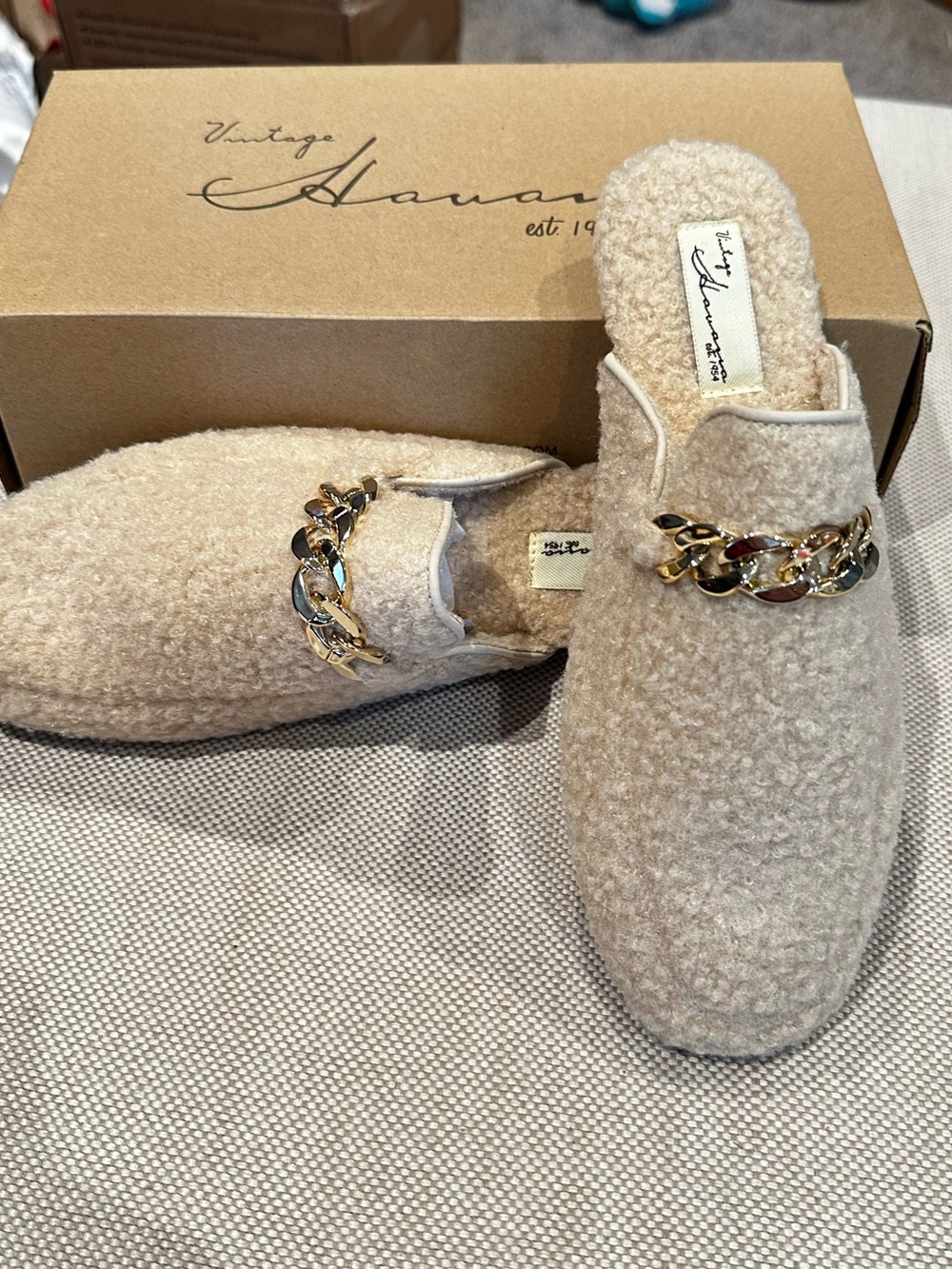 Vintage HAVANA size 8.5 Beige Wool Mule Slip-Ons with Gold Chain NEW! $60